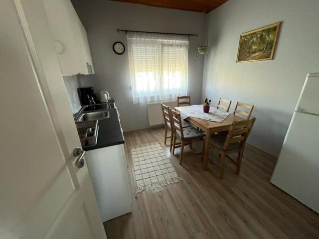 Bedi Apartmanhaz Надьканижа Экстерьер фото